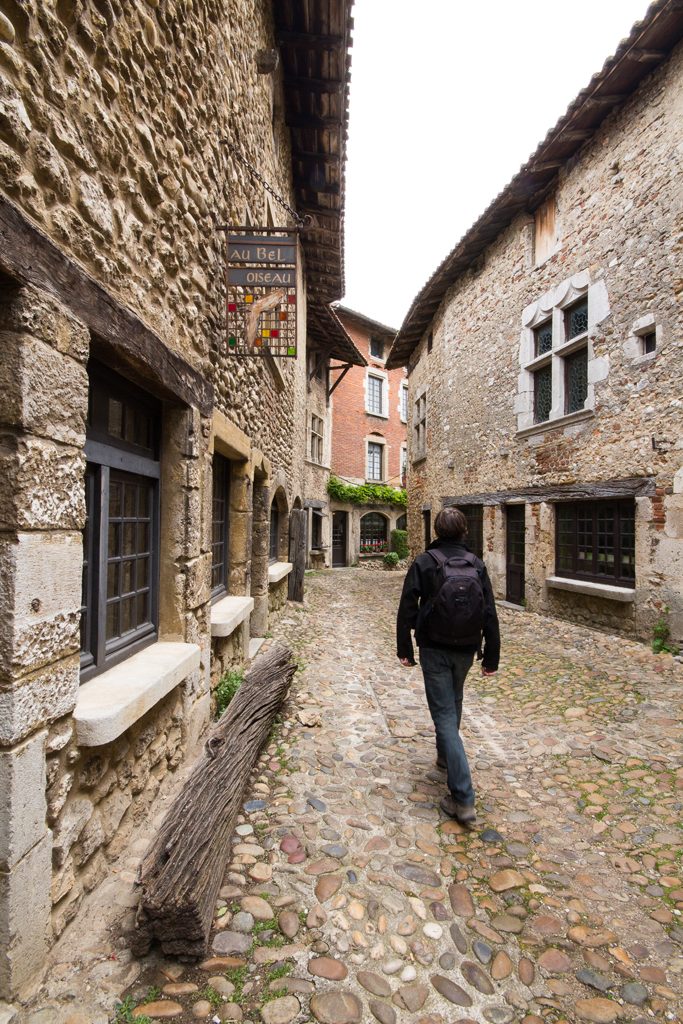 Balade dans la cité médiévale de Pérouges – Stories of inspiration